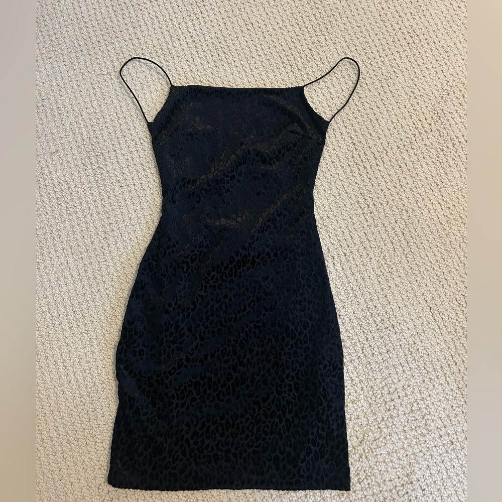 Black leopard print, backless dress